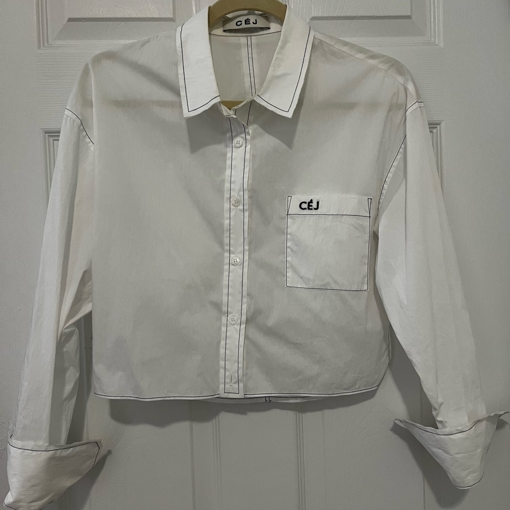 CEJ Women's White Button Down Cropped Shirt
